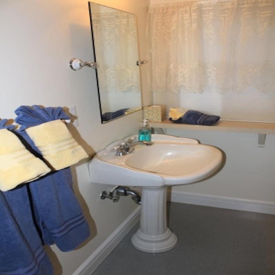 Rosberg House Bed and Breakfast Lindsborg Exteriör bild